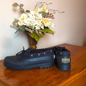 Sperry Women's Saltwater 1-Eye Duck Booties Black